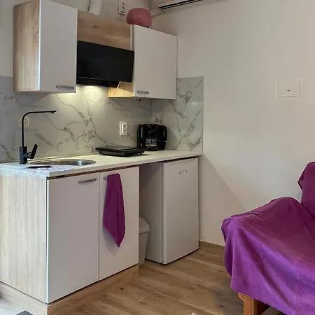 Apartman 2 Bedroom Lovely Apartment In Vrsi Vrsi