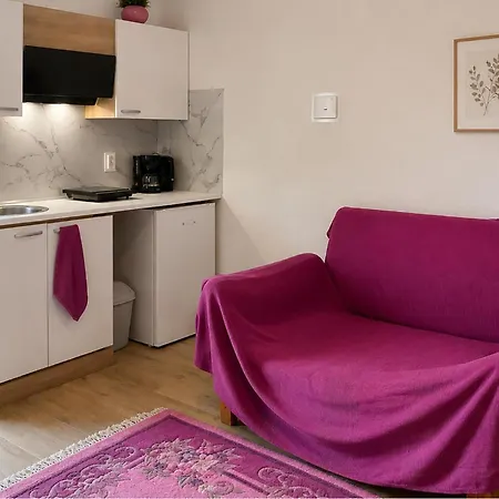 2 Bedroom Lovely In